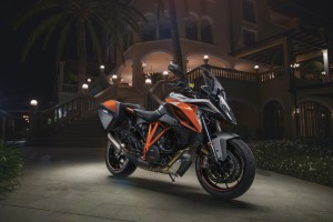 KTM-1290-SuperDuke-GT-2