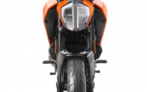 154736_KTM 125 DUKE front 90 degree MY 2017