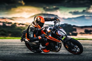 KTM 790 DUKE 2018_Action 03