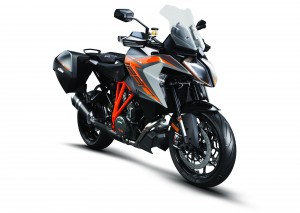 245718_1290 SuperDuke GT MY19 Black CASE Front-Right