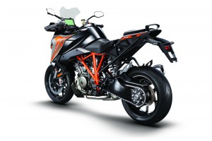 245723_1290 SuperDuke GT MY19 Black Rear-Left