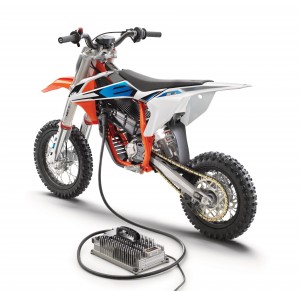 KTM SX-E 5 2020_charger