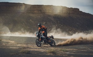 KTM 790 ADVENTURE R_Action 02