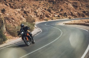 KTM 790 ADVENTURE_Action 01